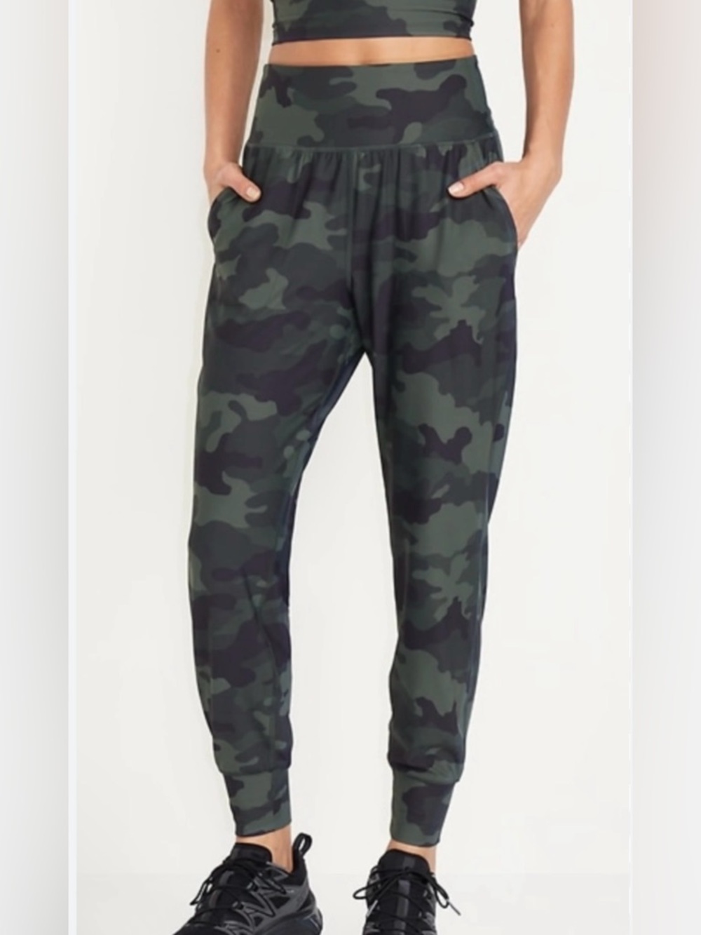 Old Navy Camo Jogger Small